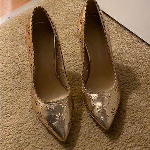 8.5M Lauren Conrad Rose Gold Scallop Pumps